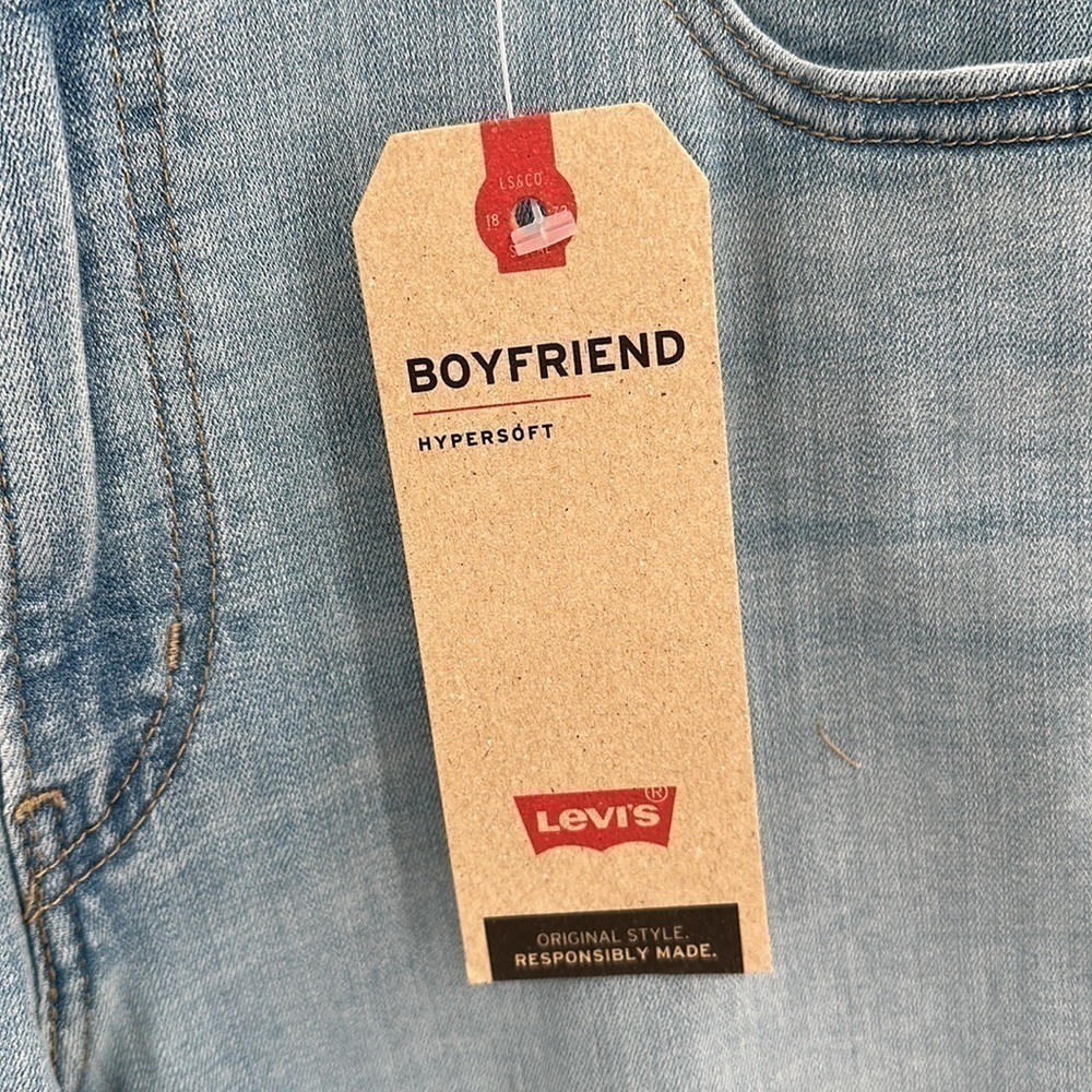 Levi's Light Wash Boyfriend Jean Size 16 NWT - Picture 3 of 12